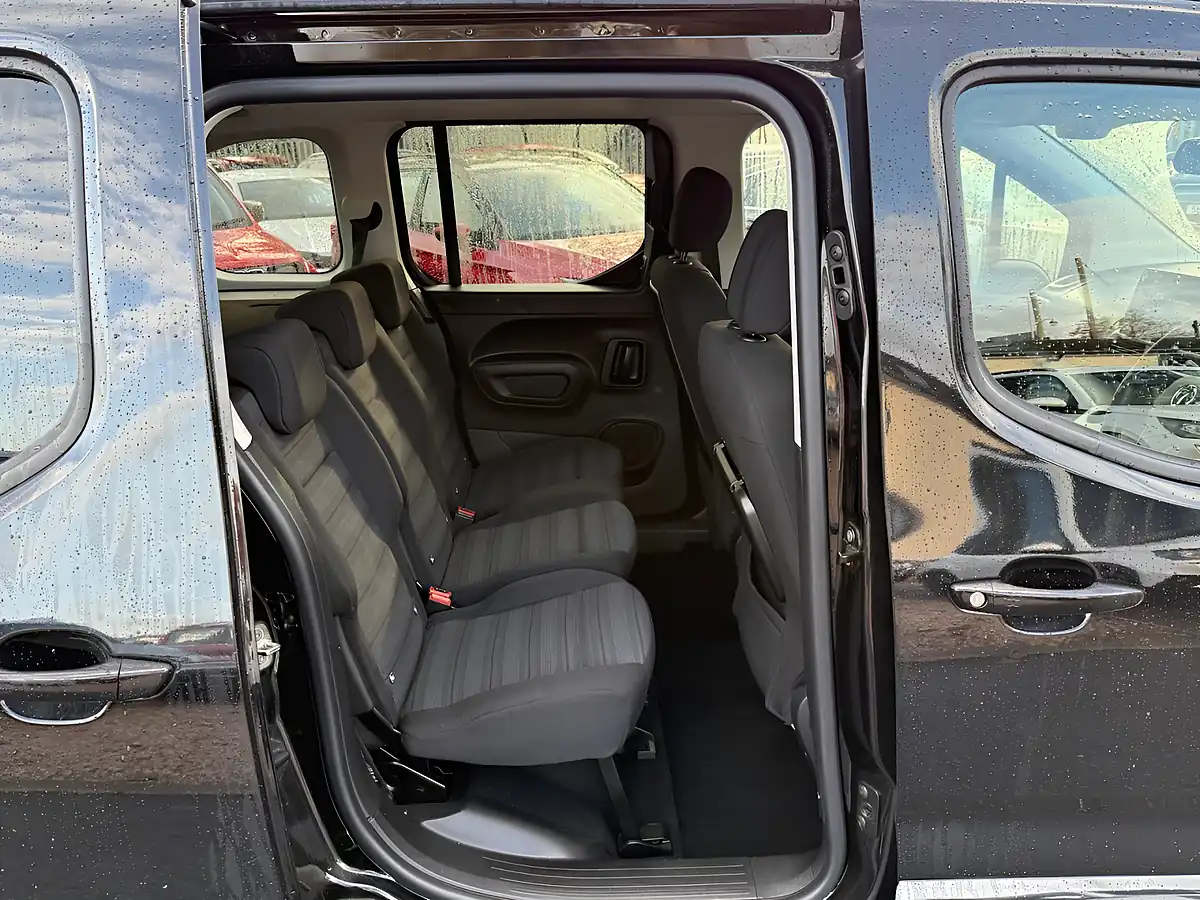 Used 2021 Vauxhall Combo Life Se Black Pearl - Interior and Exterior details 16