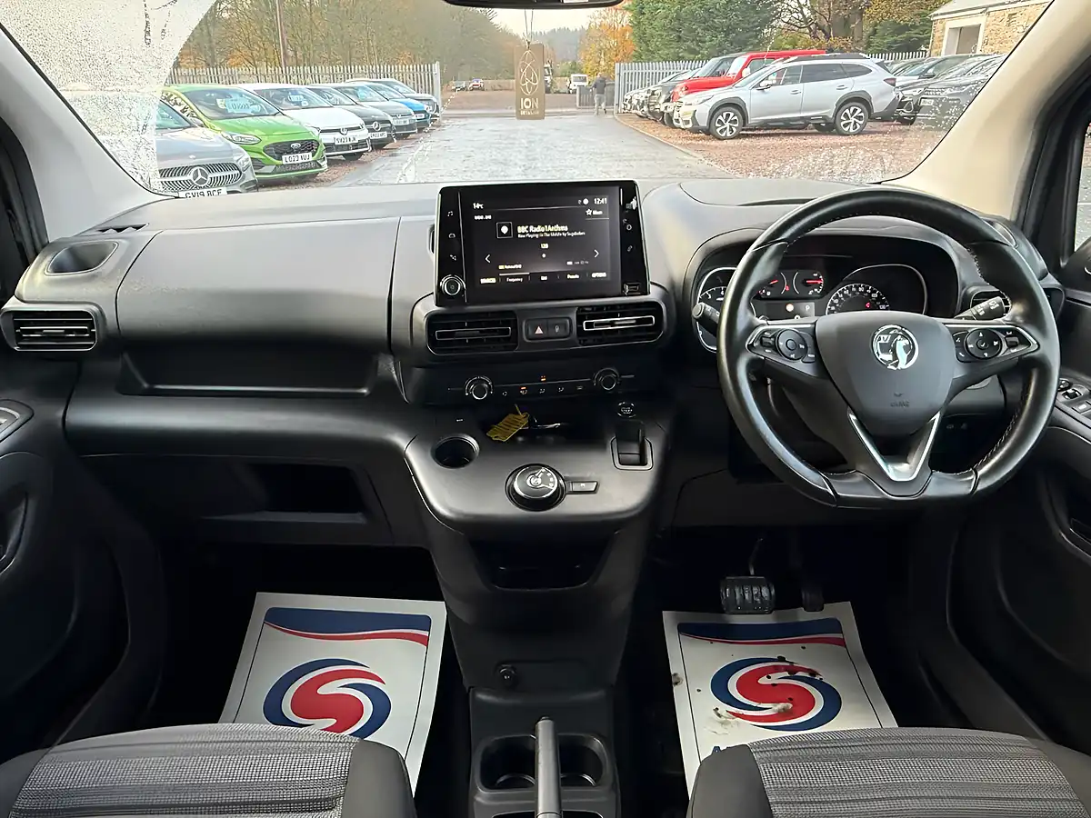 Used 2021 Vauxhall Combo Life Se Black Pearl - Interior and Exterior details 18