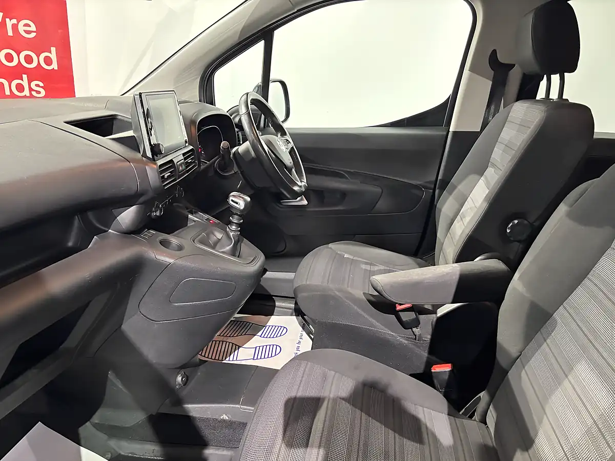 Used 2021 Vauxhall Combo Life Se Onyx Black - Interior and Exterior details 14