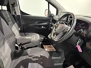 Used 2021 Vauxhall Combo Life Se Onyx Black - Interior and Exterior details 16
