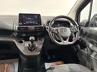 Used 2021 Vauxhall Combo Life Se Onyx Black - Interior and Exterior details 17