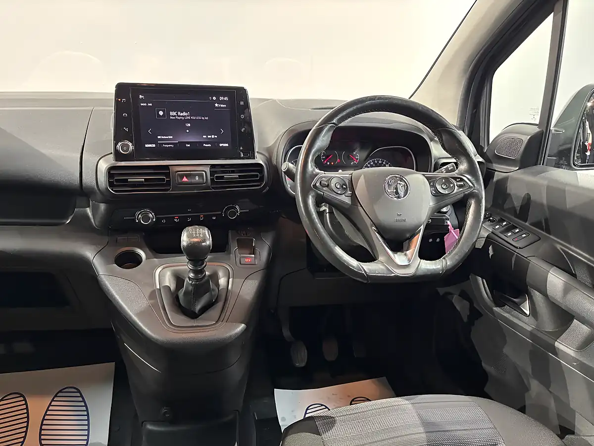 Used 2021 Vauxhall Combo Life Se Onyx Black - Interior and Exterior details 17