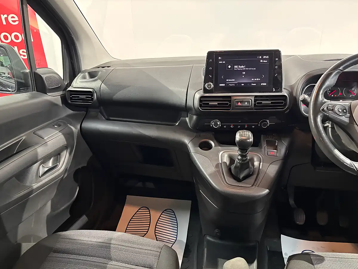 Used 2021 Vauxhall Combo Life Se Onyx Black - Interior and Exterior details 19