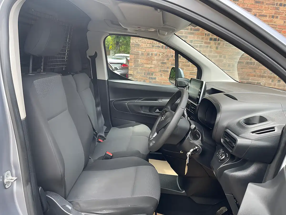 Used 2021 Vauxhall Combo Sportive Grey - Interior and Exterior details 8