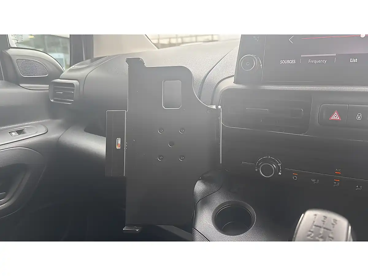 Used 2021 Vauxhall Combo Sportive Grey - Interior and Exterior details 12