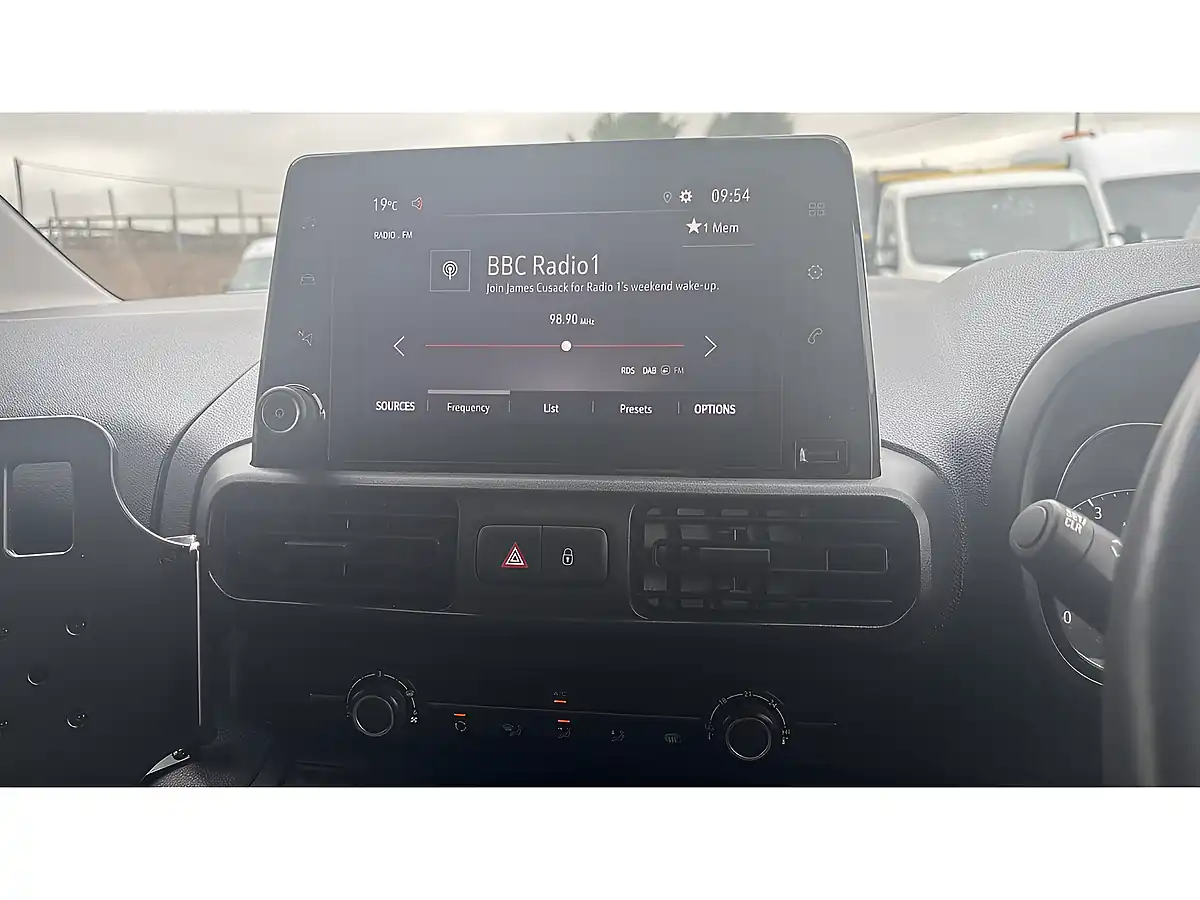 Used 2021 Vauxhall Combo Sportive Grey - Interior and Exterior details 13