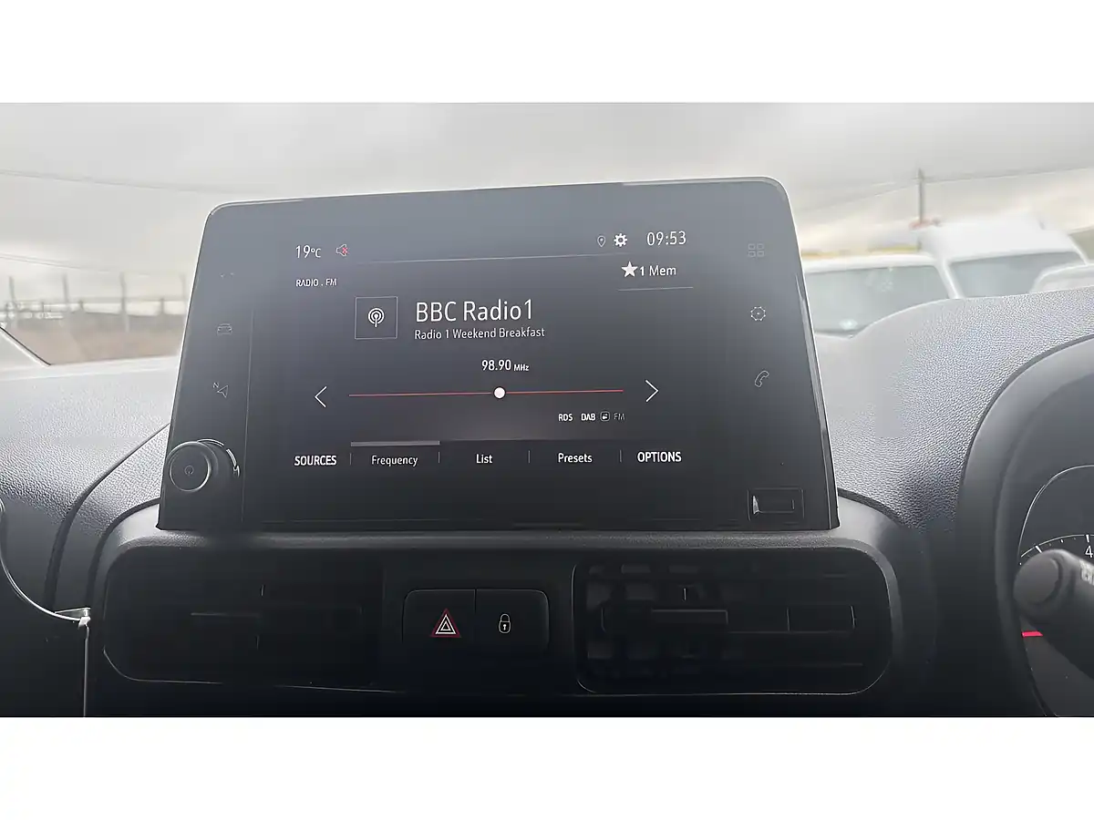 Used 2021 Vauxhall Combo Sportive Grey - Interior and Exterior details 14