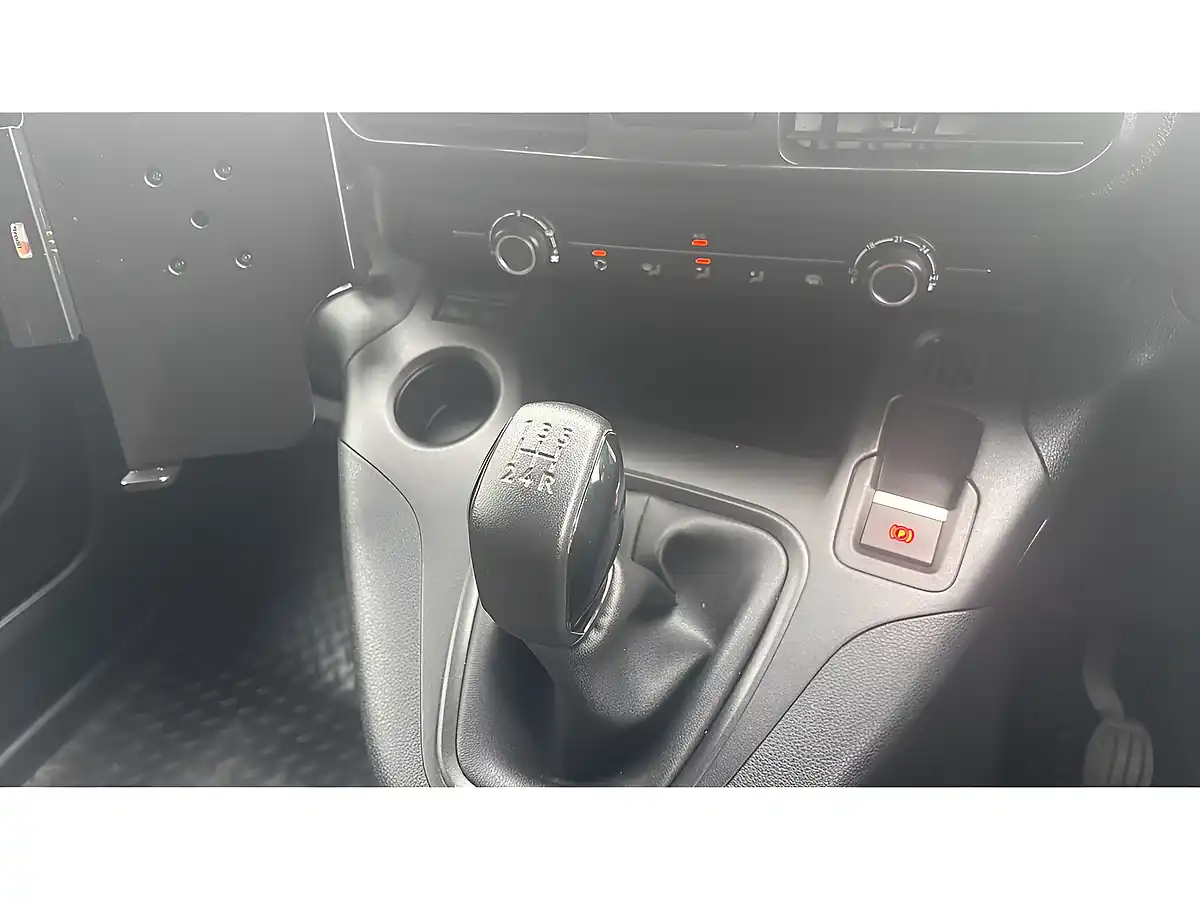 Used 2021 Vauxhall Combo Sportive Grey - Interior and Exterior details 15