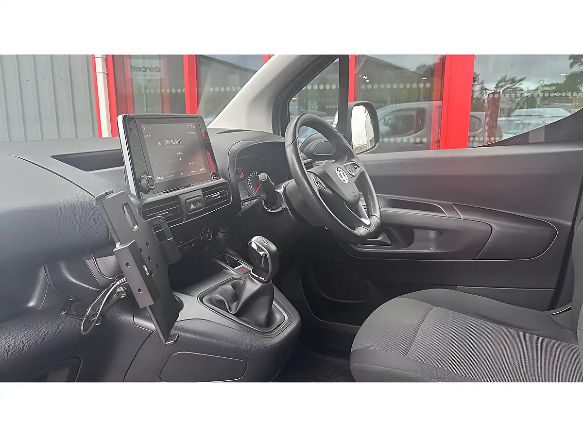 Used 2021 Vauxhall Combo Sportive Grey - Interior and Exterior details 3