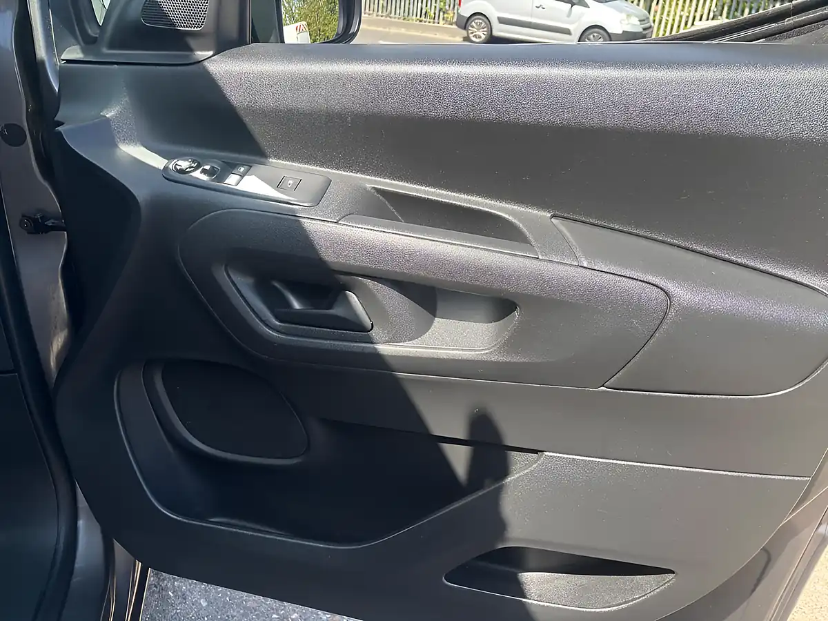 Used 2021 Vauxhall Combo Sportive Grey - Interior and Exterior details 12
