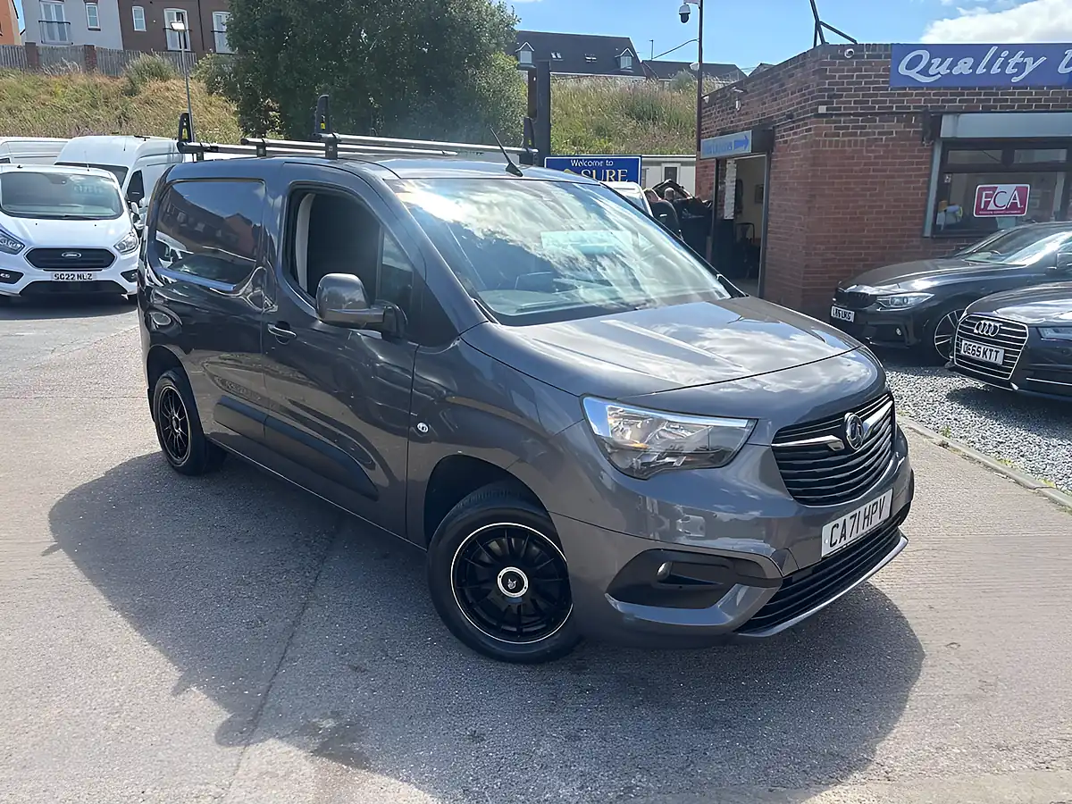 Used 2021 Vauxhall Combo Sportive Grey - Interior and Exterior details 3
