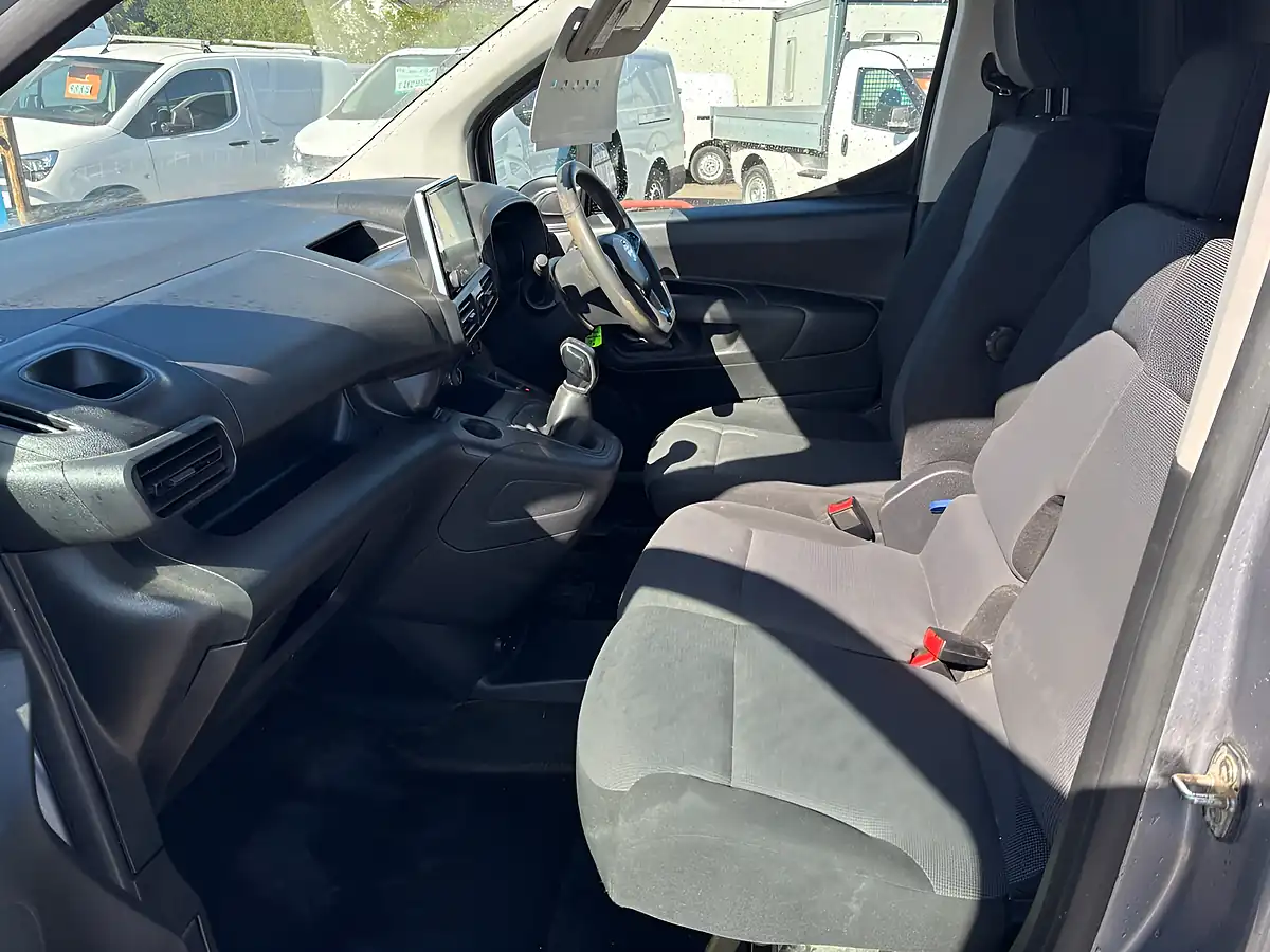 Used 2021 Vauxhall Combo Sportive Grey - Interior and Exterior details 12
