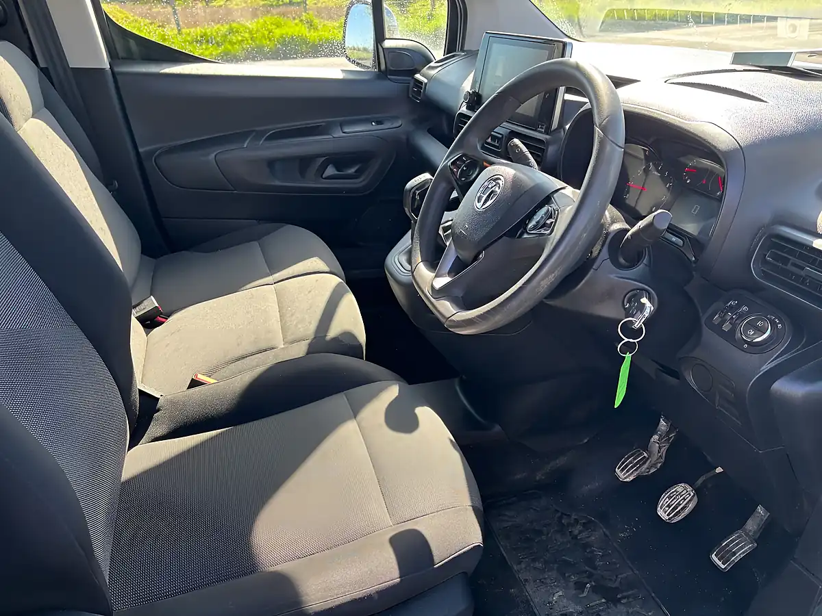 Used 2021 Vauxhall Combo Sportive Grey - Interior and Exterior details 13