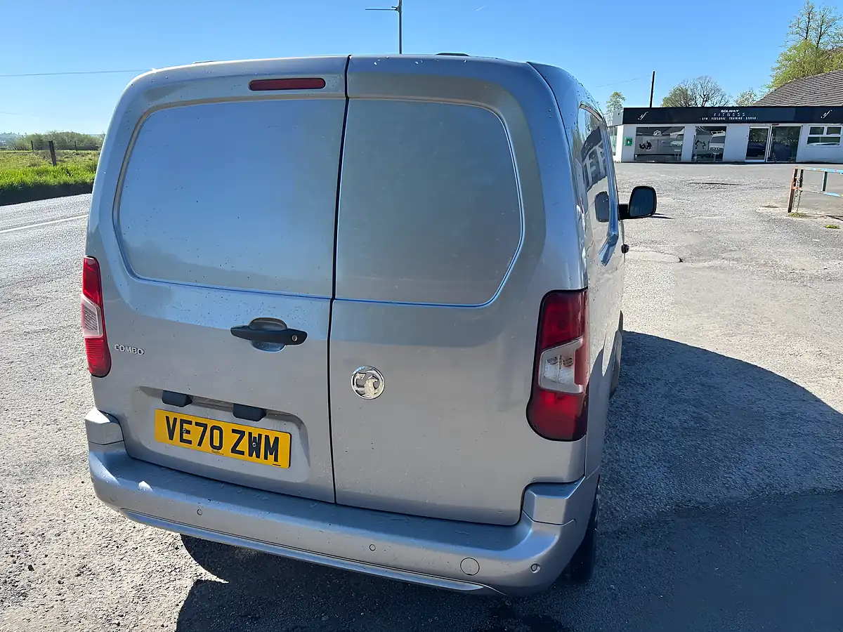 Used 2021 Vauxhall Combo Sportive Grey - Interior and Exterior details 4