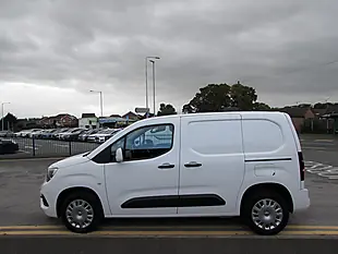 Used 2021 Vauxhall Combo Sportive L1 H1 White - Interior and Exterior details 4