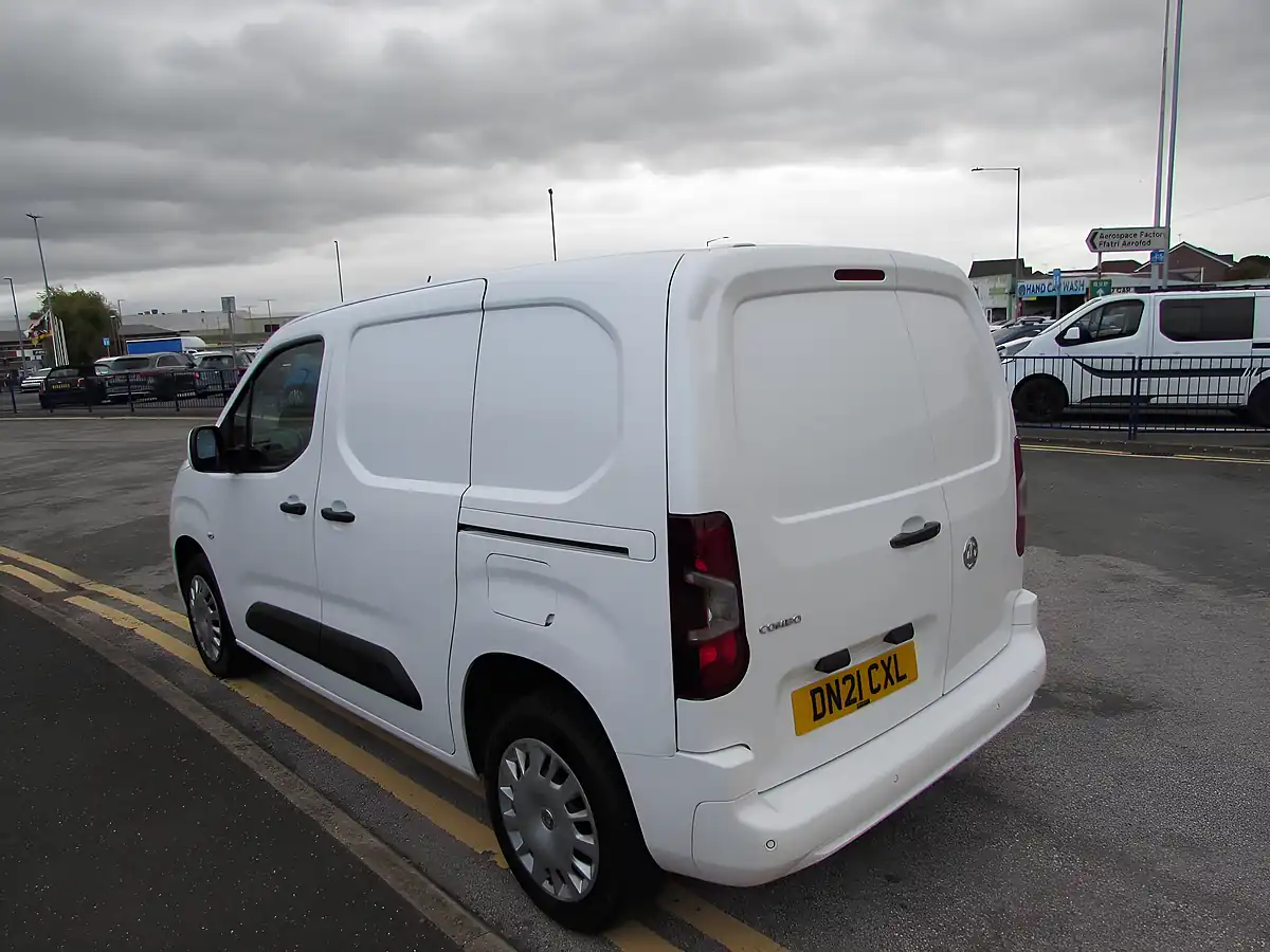 Used 2021 Vauxhall Combo Sportive L1 H1 White - Interior and Exterior details 5