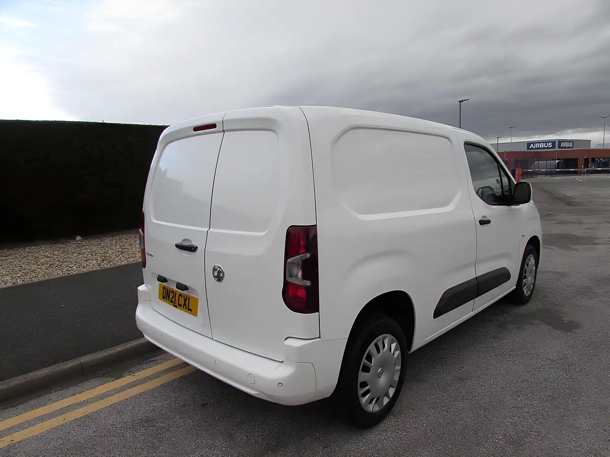 Used 2021 Vauxhall Combo Sportive L1 H1 White - Interior and Exterior details 7
