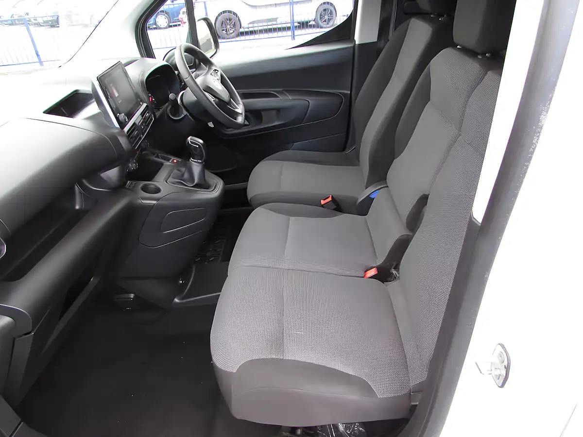 Used 2021 Vauxhall Combo Sportive L1 H1 White - Interior and Exterior details 9