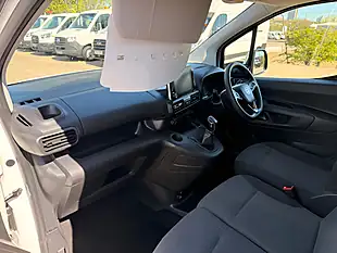 Used 2021 Vauxhall Combo Sportive L1 Swb White - Interior and Exterior details 14