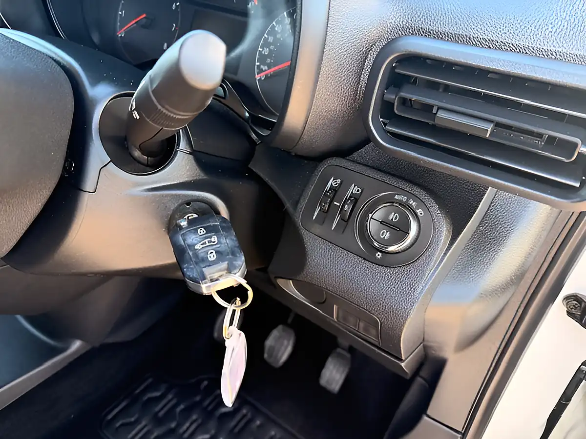 Used 2021 Vauxhall Combo Sportive L1 Swb White - Interior and Exterior details 18
