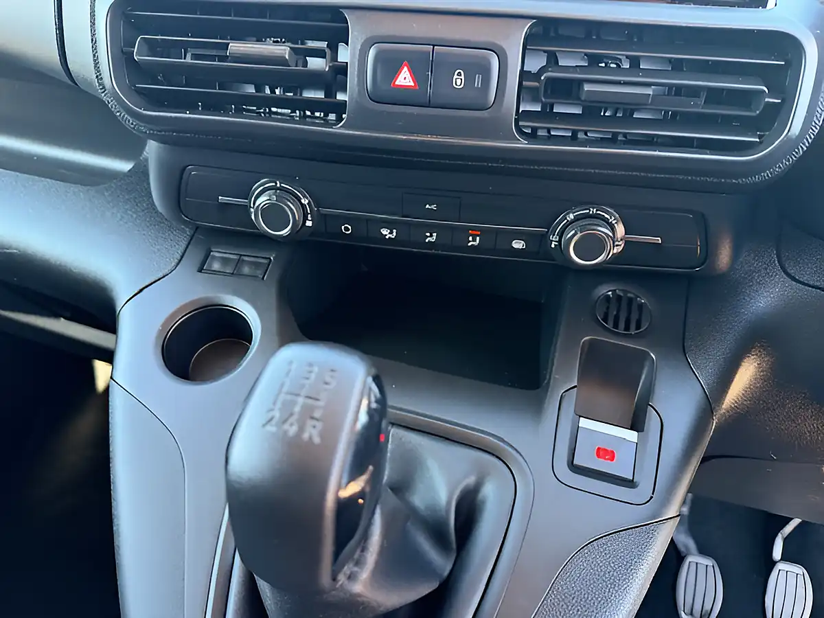 Used 2021 Vauxhall Combo Sportive L1 Swb White - Interior and Exterior details 20