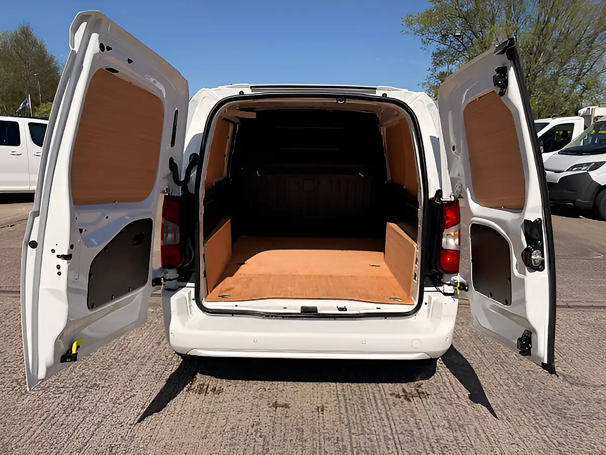 Used 2021 Vauxhall Combo Sportive L1 Swb White - Interior and Exterior details 5