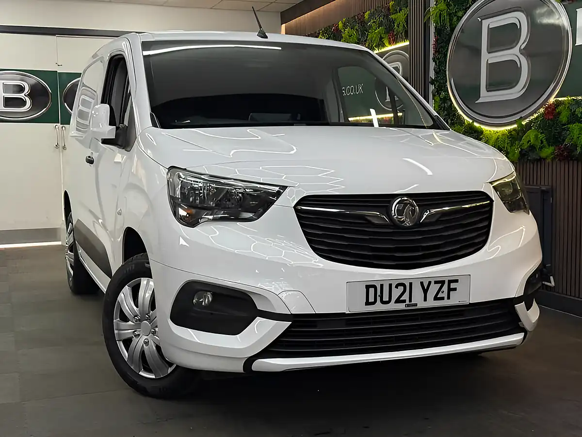Used 2021 Vauxhall Combo Sportive S/S White - Interior and Exterior details 3