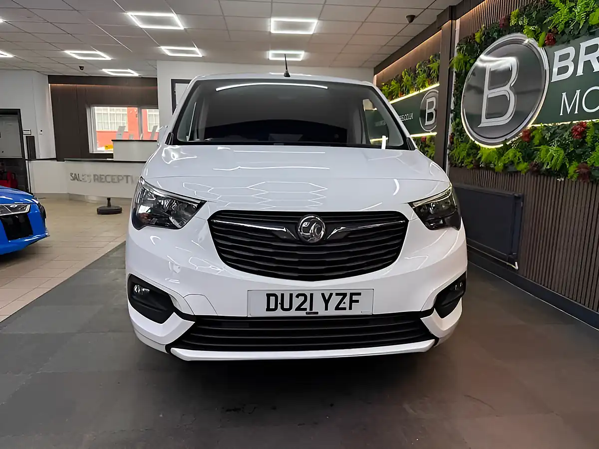 Used 2021 Vauxhall Combo Sportive S/S White - Interior and Exterior details 5