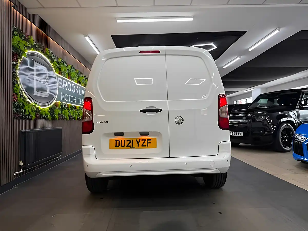 Used 2021 Vauxhall Combo Sportive S/S White - Interior and Exterior details 8