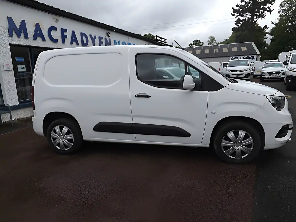 Used 2021 Vauxhall Combo Sportive White - Interior and Exterior details 10
