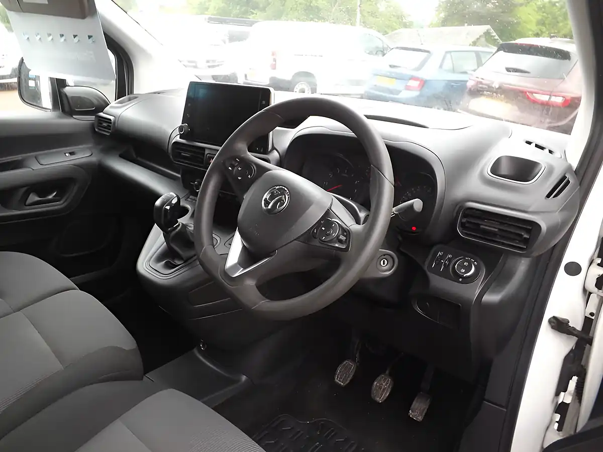 Used 2021 Vauxhall Combo Sportive White - Interior and Exterior details 12