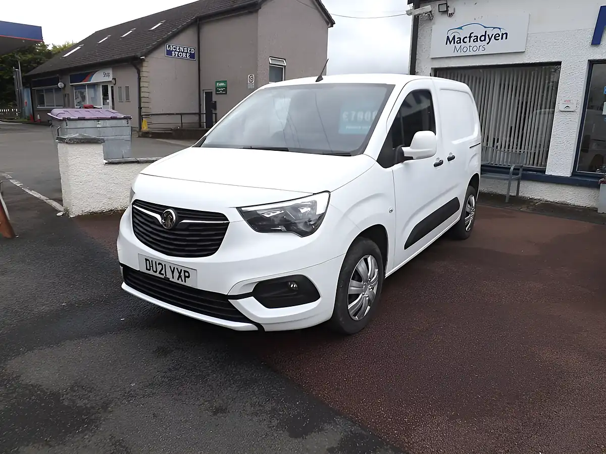 Used 2021 Vauxhall Combo Sportive White - Interior and Exterior details 3