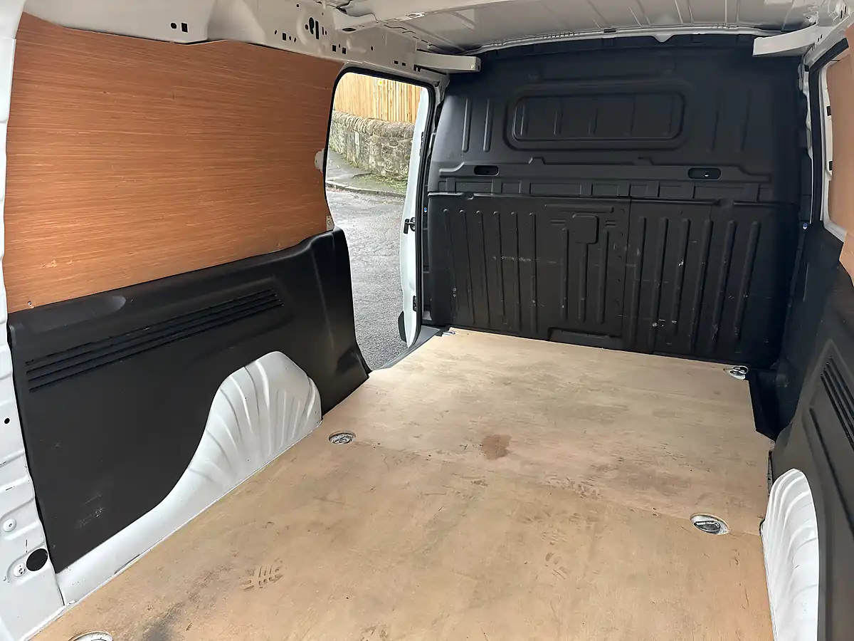 Used 2021 Vauxhall Combo Sportive White - Interior and Exterior details 10