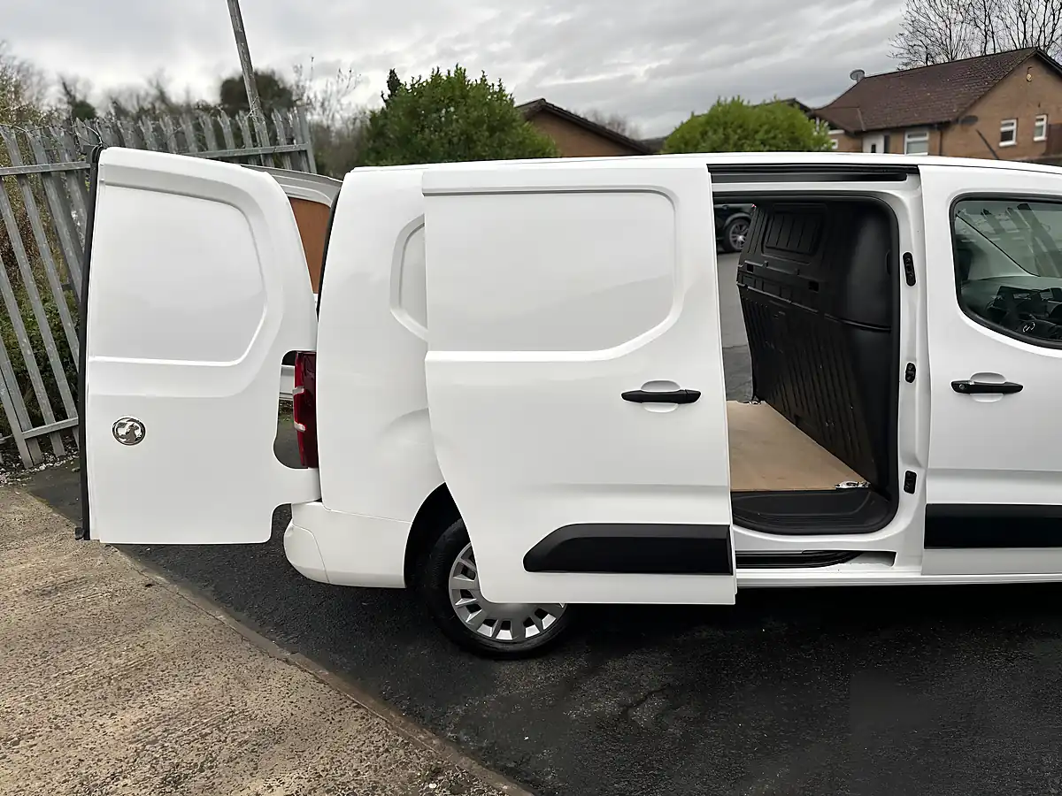 Used 2021 Vauxhall Combo Sportive White - Interior and Exterior details 12