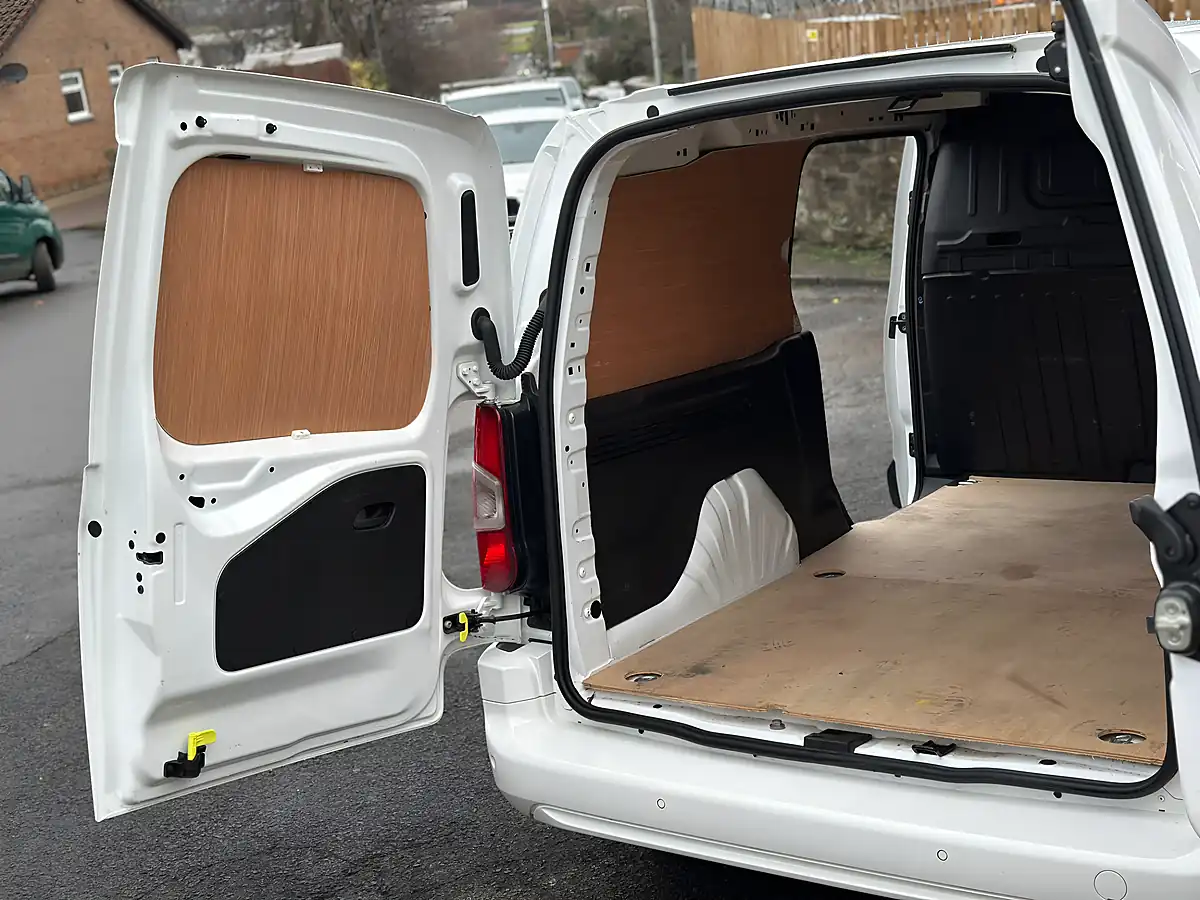 Used 2021 Vauxhall Combo Sportive White - Interior and Exterior details 14
