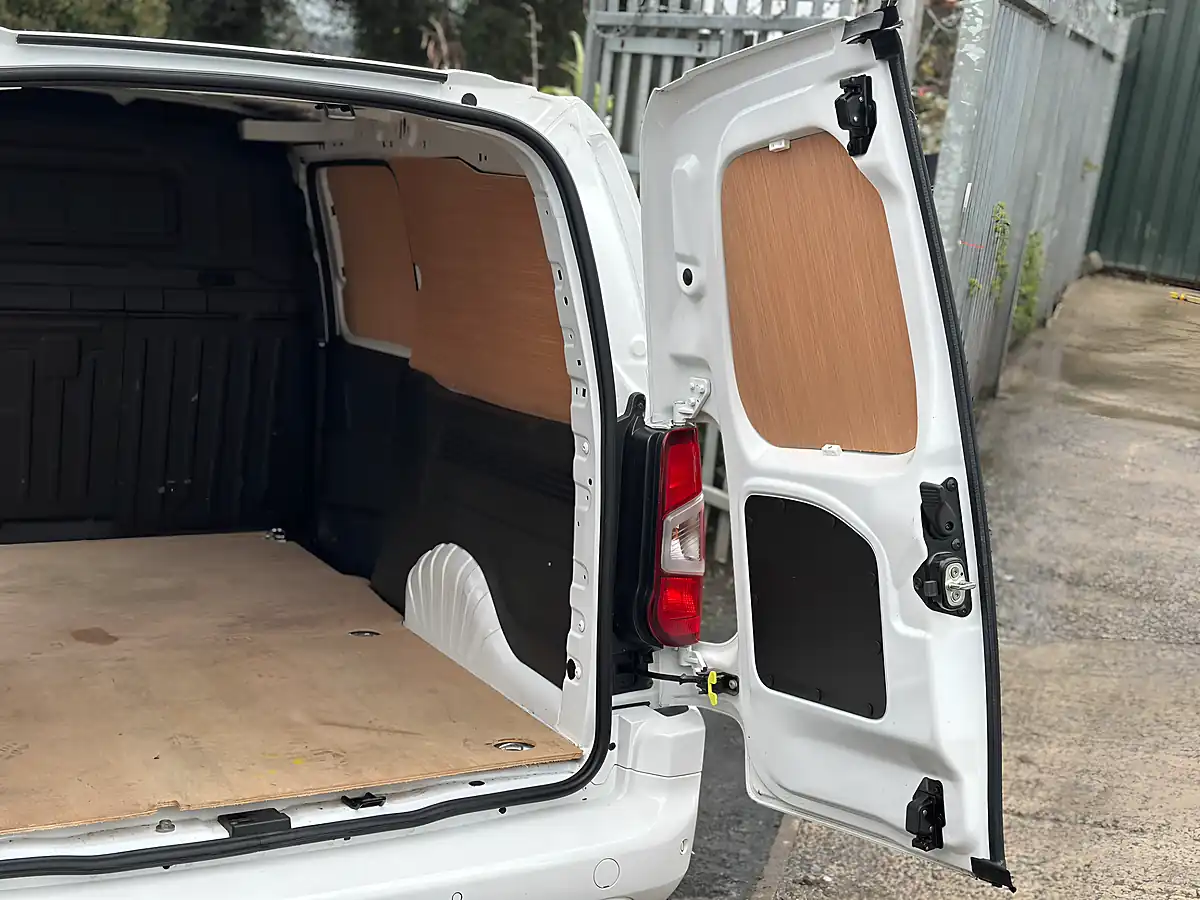 Used 2021 Vauxhall Combo Sportive White - Interior and Exterior details 15