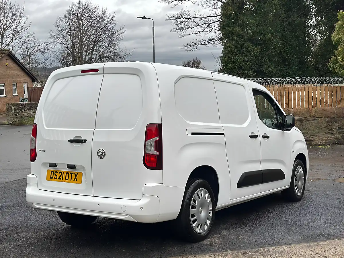 Used 2021 Vauxhall Combo Sportive White - Interior and Exterior details 16