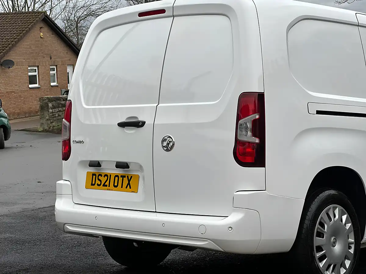 Used 2021 Vauxhall Combo Sportive White - Interior and Exterior details 17