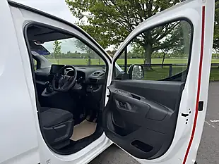 Used 2021 Vauxhall Combo Sportive White - Interior and Exterior details 16