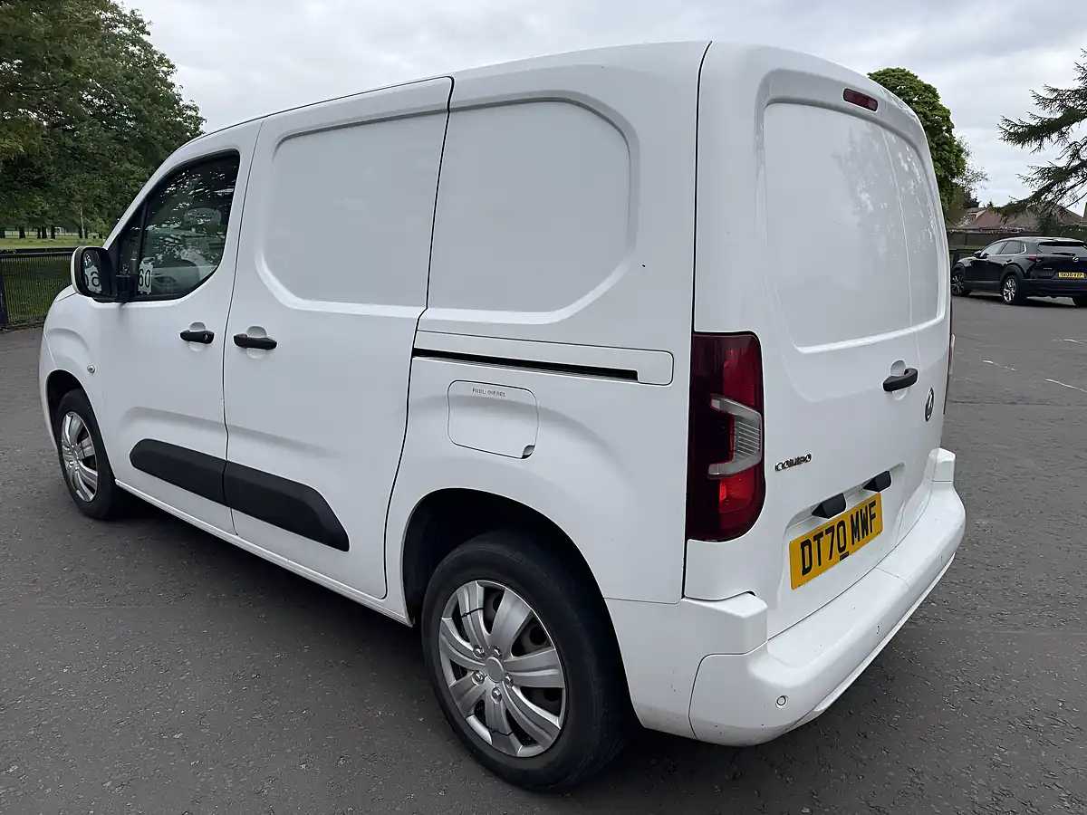 Used 2021 Vauxhall Combo Sportive White - Interior and Exterior details 5