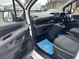 Used 2021 Vauxhall Combo Sportive White - Interior and Exterior details 10