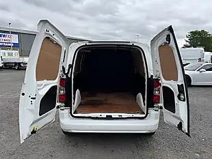 Used 2021 Vauxhall Combo Sportive White - Interior and Exterior details 12