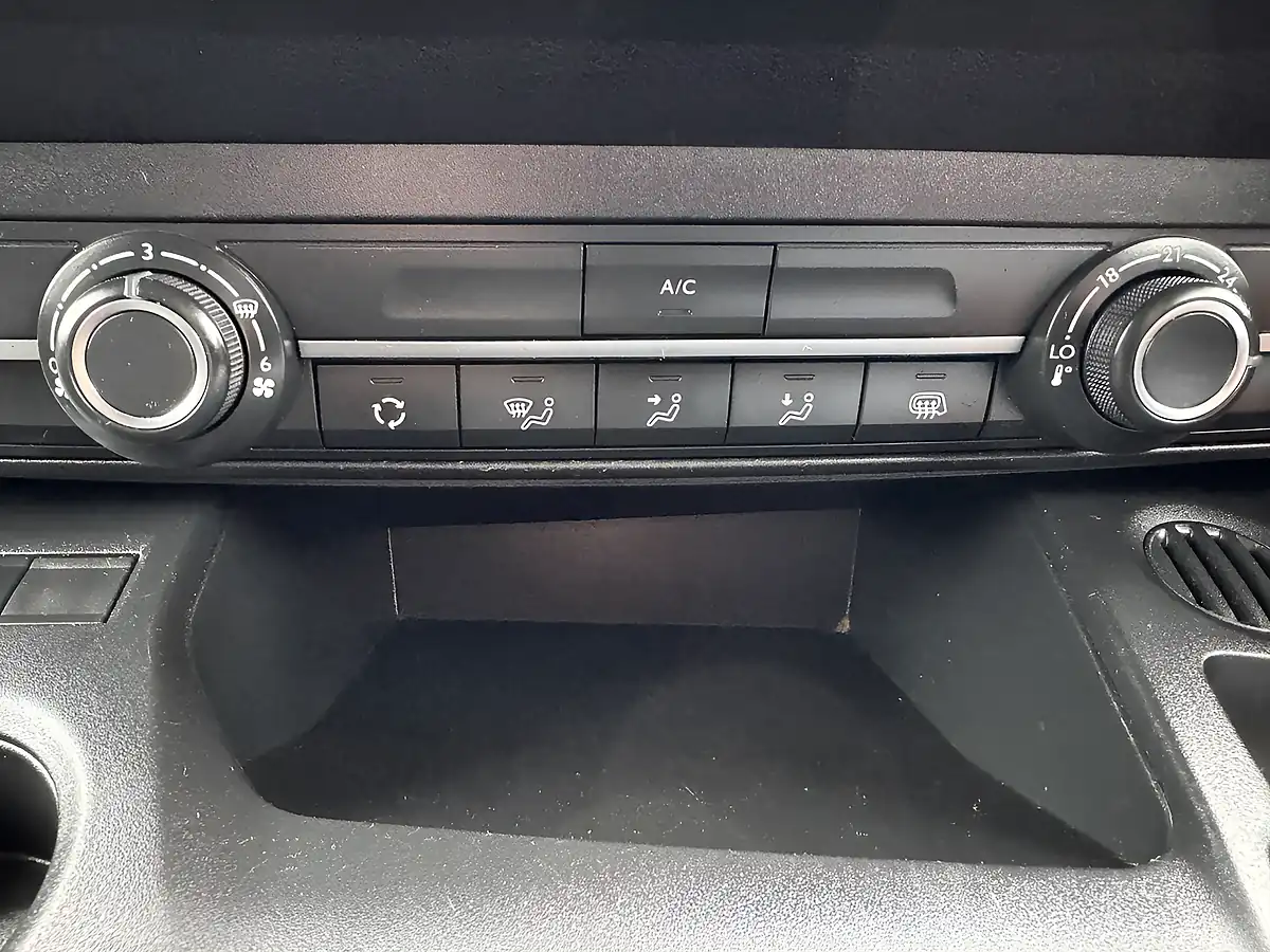 Used 2021 Vauxhall Combo Sportive White - Interior and Exterior details 16
