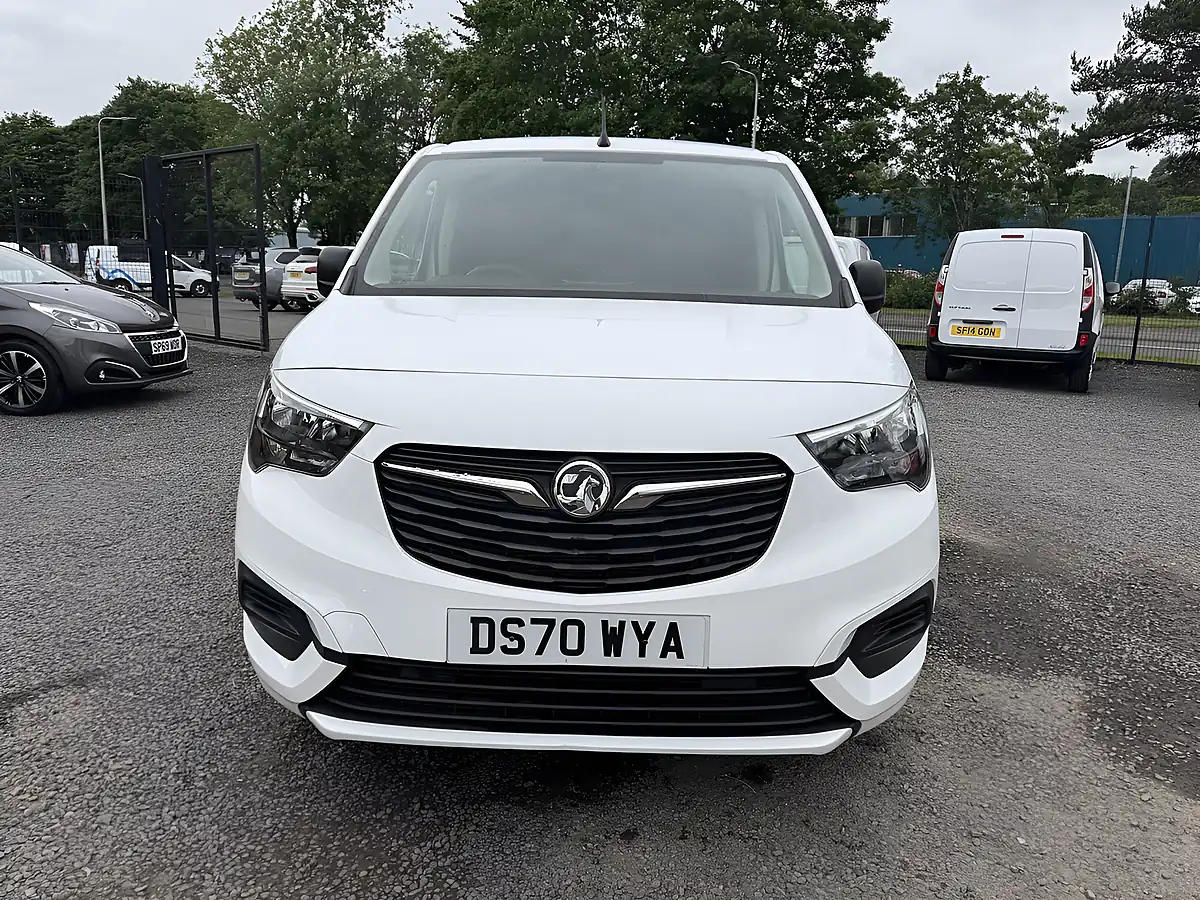 Used 2021 Vauxhall Combo Sportive White - Interior and Exterior details 2