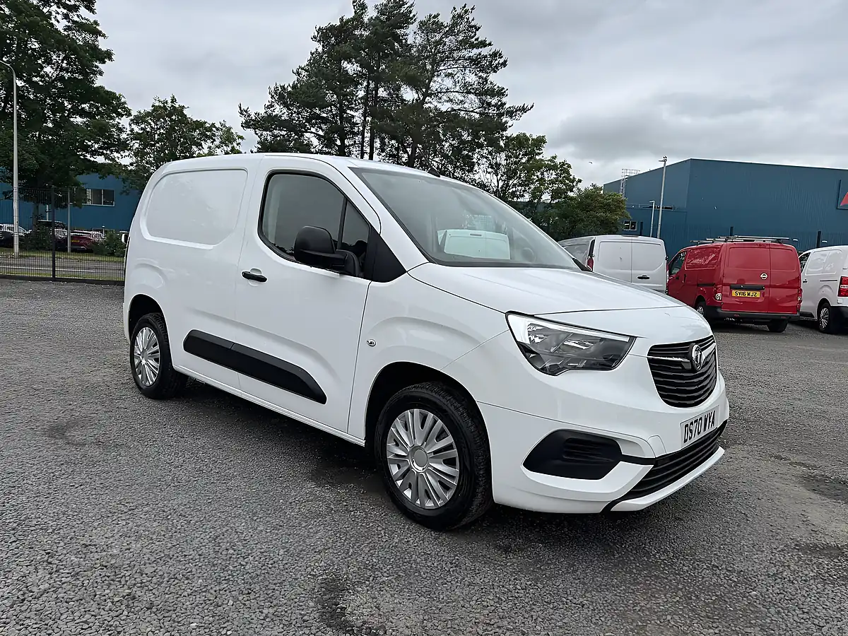 Used 2021 Vauxhall Combo Sportive White - Interior and Exterior details 3