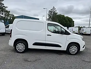 Used 2021 Vauxhall Combo Sportive White - Interior and Exterior details 4