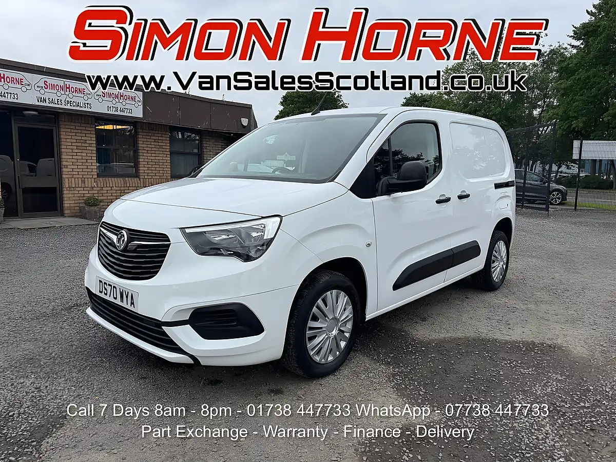 Used 2021 Vauxhall Combo Sportive White - Front View