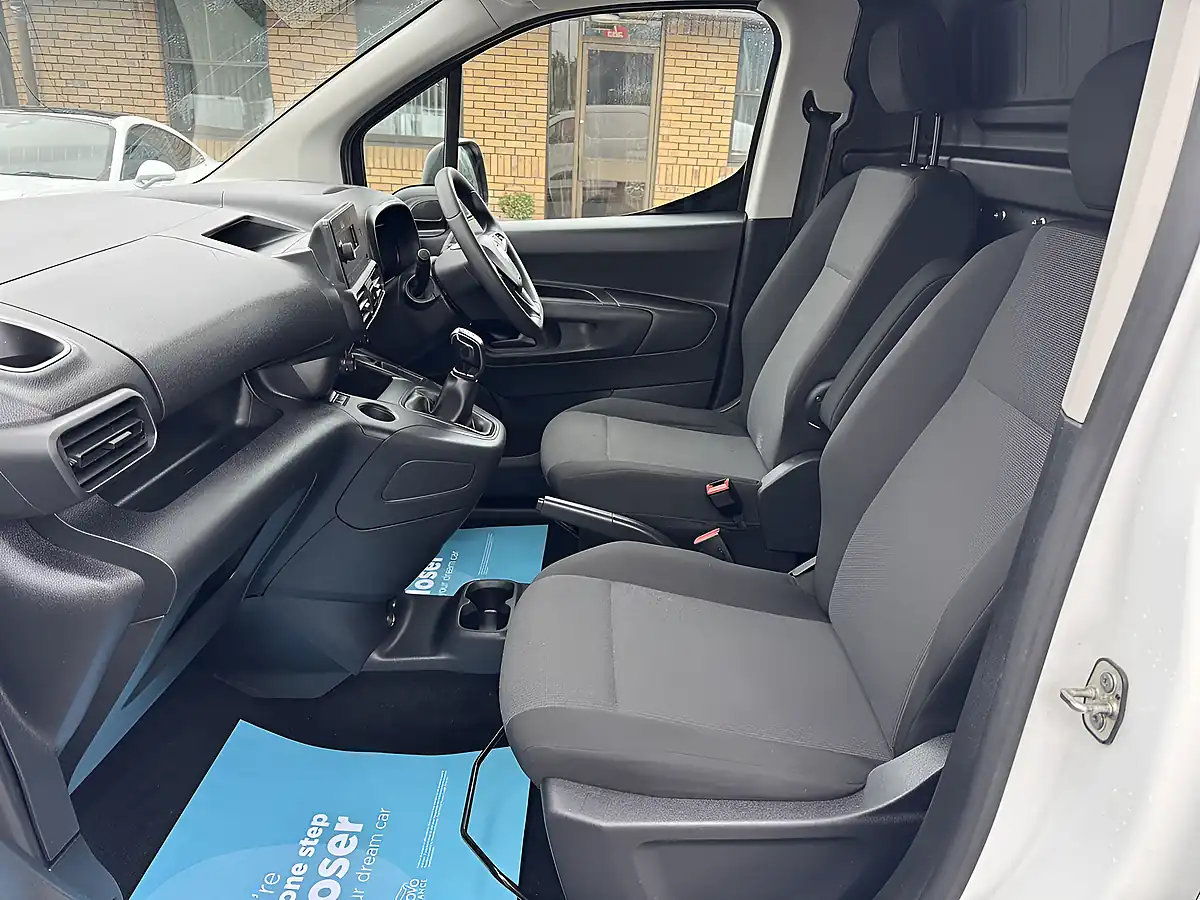Used 2021 Vauxhall Combo Sportive White - Interior and Exterior details 11