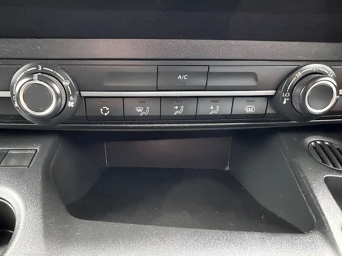 Used 2021 Vauxhall Combo Sportive White - Interior and Exterior details 16