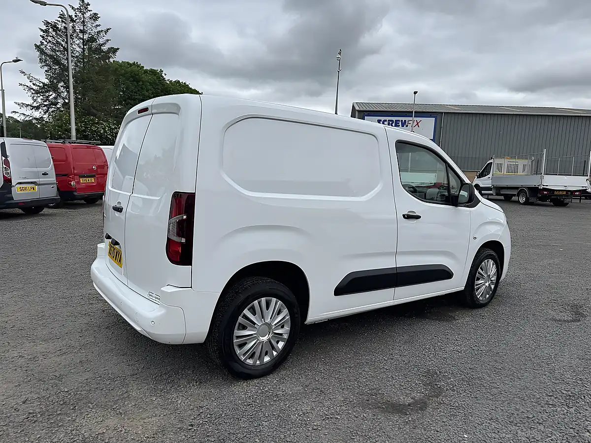 Used 2021 Vauxhall Combo Sportive White - Interior and Exterior details 5
